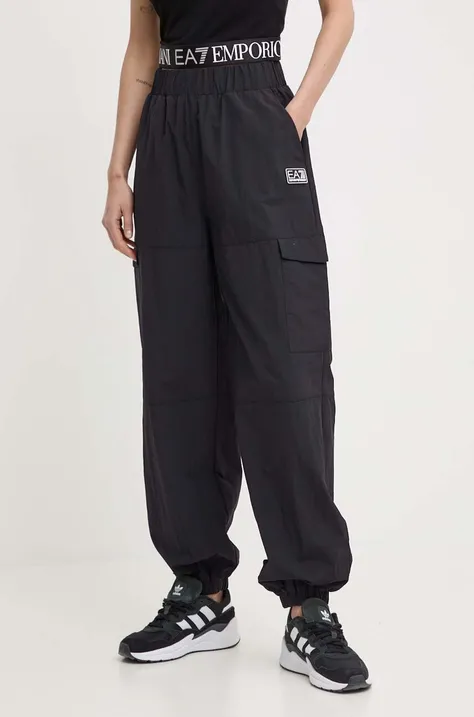 Панталон EA7 Emporio Armani в черно с кройка тип карго, с висока талия