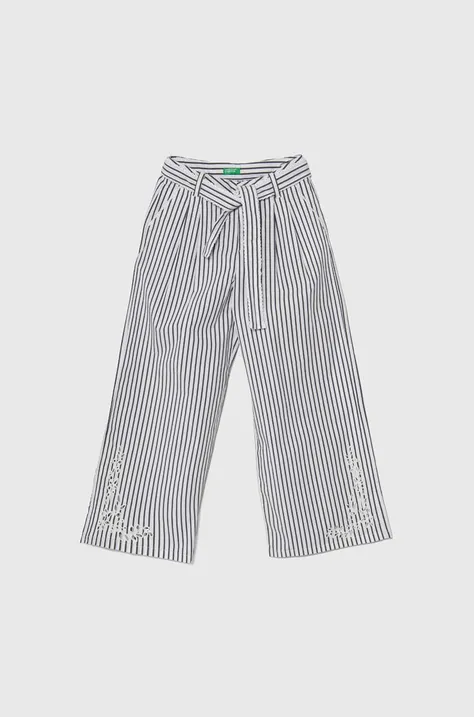 United Colors of Benetton spodnie dziecięce kolor biały wzorzyste