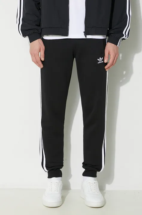 Спортен панталон adidas Originals 3-Stripes Pant в черно с апликация IU2353