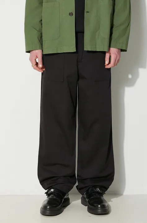 Памучен панталон Universal Works Fatigue Pant в черно със стандартна кройка 132.BLACK