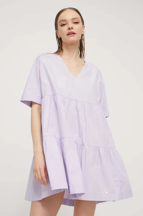 Bavlnené šaty Tommy Jeans fialová farba, mini, áčkový strih, DW0DW17948
