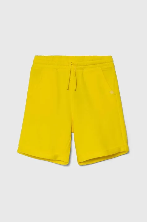 Детски памучен къс панталон United Colors of Benetton в жълто с регулируема талия