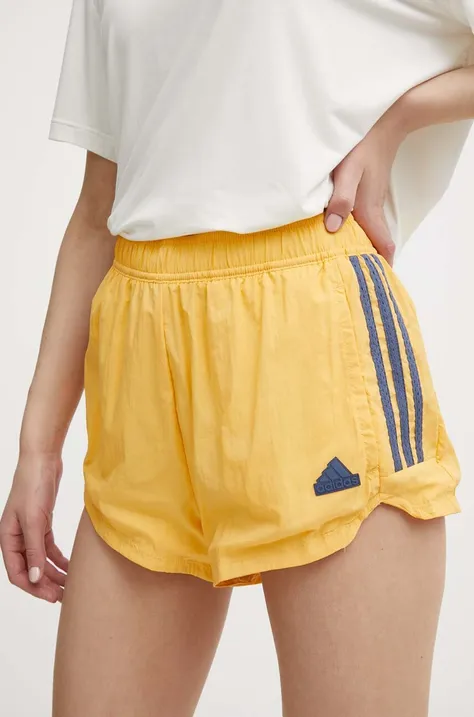 Къс панталон adidas TIRO в жълто с апликация с висока талия IS0722