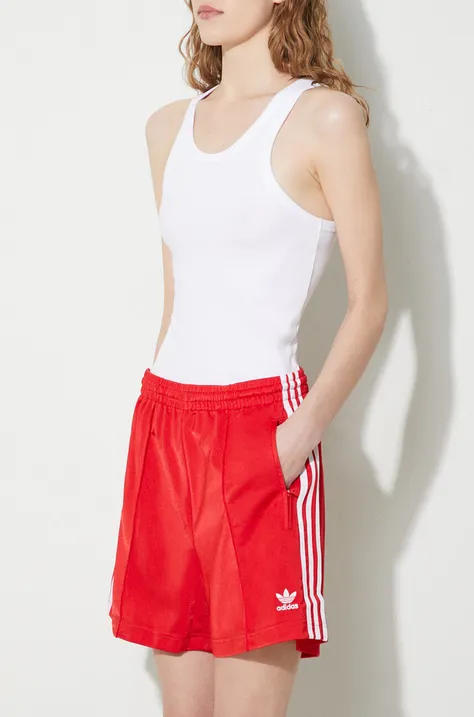 adidas Originals szorty damskie kolor czerwony z aplikacją high waist  IP2957