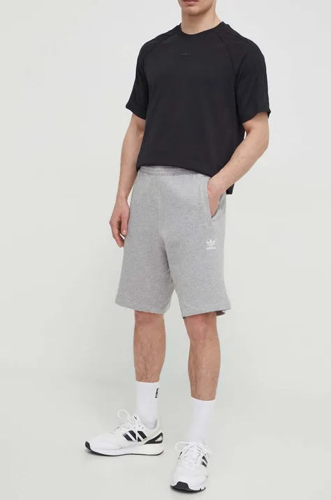 Хлопковые шорты adidas Originals Essential цвет серый меланж IR6848