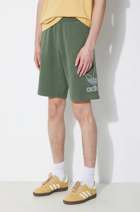 Памучен къс панталон adidas Originals в зелено IR8004