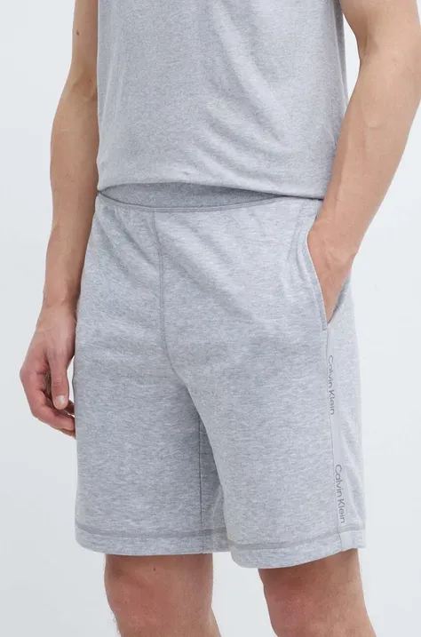 Къс панталон за трениране Calvin Klein Performance в сиво с меланжов десен