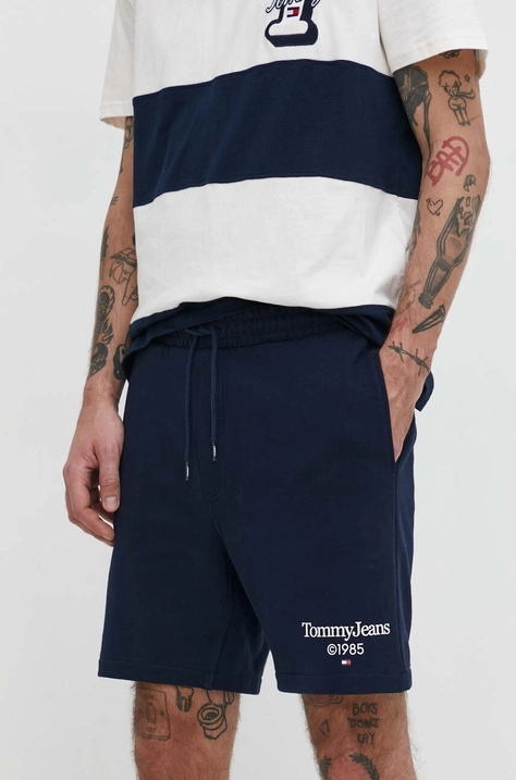 Bombažne kratke hlače Tommy Jeans mornarsko modra barva