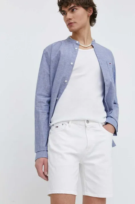 Traper kratke hlače Tommy Jeans za muškarce, boja: bijela, DM0DM18790