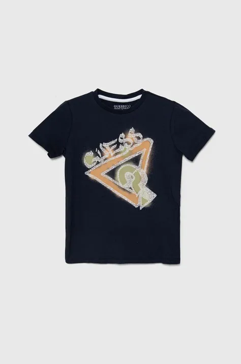 Детска памучна тениска Guess в тъмносиньо с принт