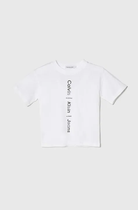 Детска памучна тениска Calvin Klein Jeans в бяло с принт