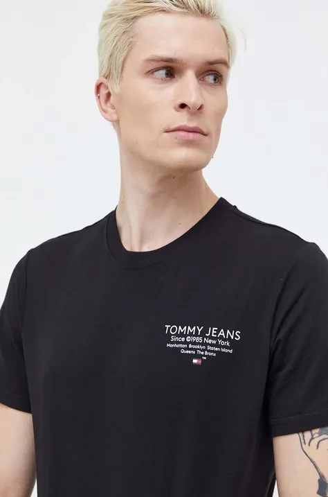 Pamučna majica Tommy Jeans za muškarce, boja: crna, s tiskom, DM0DM18265