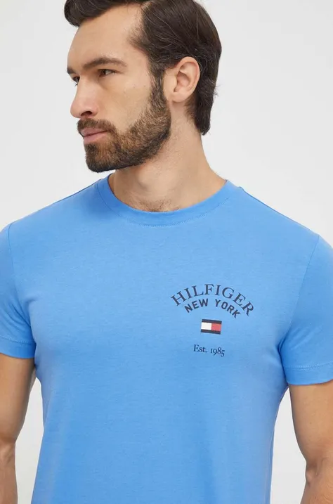 Памучна тениска Tommy Hilfiger в синьо с принт MW0MW33689