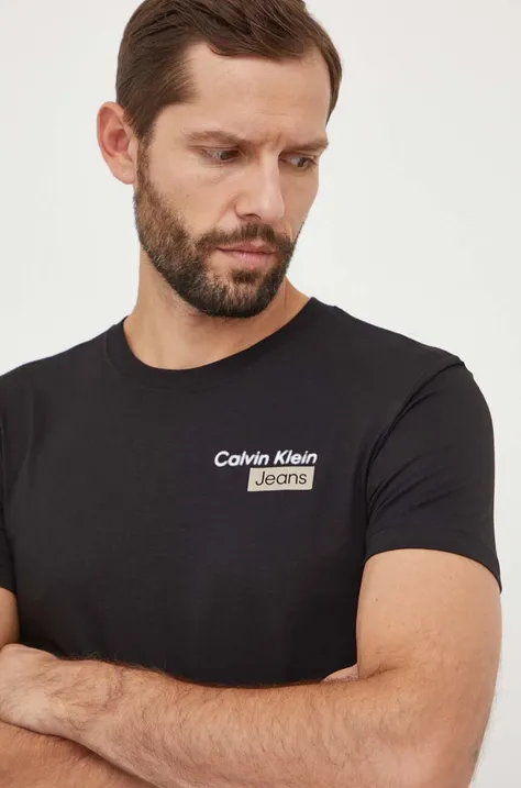 Памучна тениска Calvin Klein Jeans в черно с принт