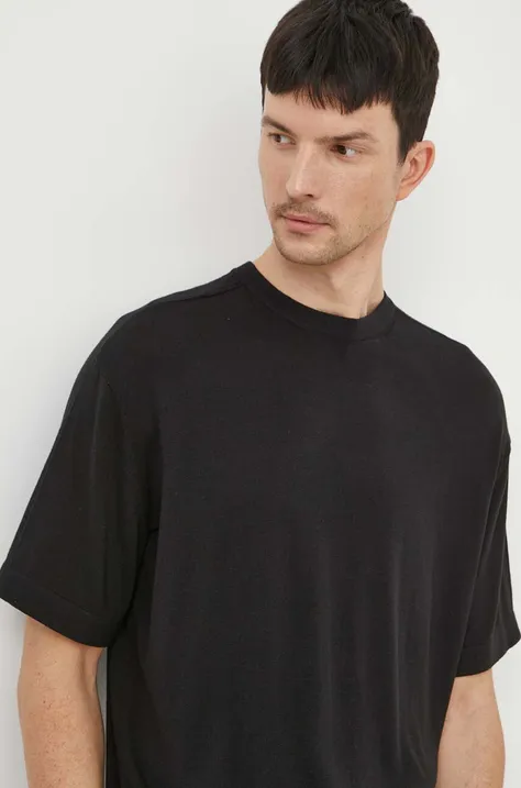 Calvin Klein t-shirt z domieszką jedwabiu kolor czarny gładki
