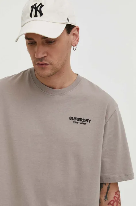 Хлопковая футболка Superdry мужской цвет бежевый с принтом