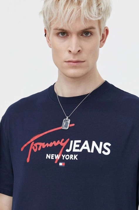 Bavlnené tričko Tommy Jeans pánsky,tmavomodrá farba,s potlačou,DM0DM18572