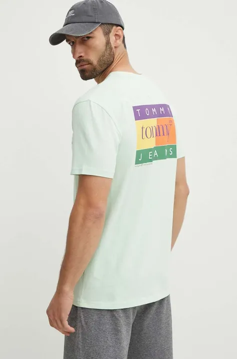 Pamučna majica Tommy Jeans za muškarce, boja: zelena, s tiskom, DM0DM19171