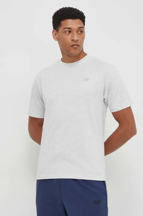 Pamučna majica New Balance za muškarce, boja: siva, s aplikacijom