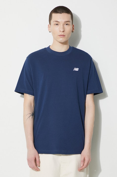 Pamučna majica New Balance Small Logo za muškarce, boja: tamno plava, s aplikacijom, MT41509NNY