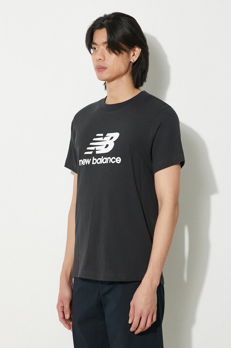 Памучна тениска New Balance Sport Essentials в черно с принт MT41502BK