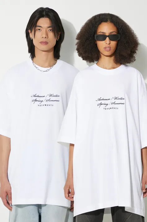 Βαμβακερό μπλουζάκι VETEMENTS 4 Seasons Embroidered Logo T-Shirt χρώμα: άσπρο, UE64TR720W