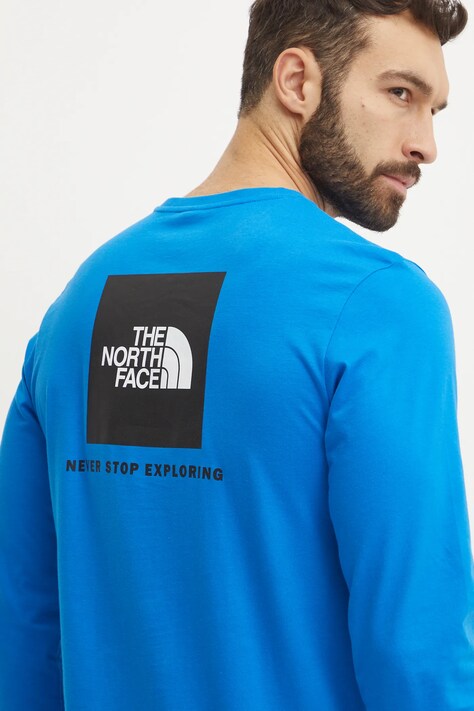 Памучна блуза с дълги ръкави The North Face Redbox в лилаво с принт NF0A87NN16Y1
