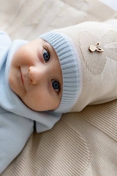 Jamiks czapka dziecięca ALEGRE kolor beżowy z cienkiej dzianiny JWH104