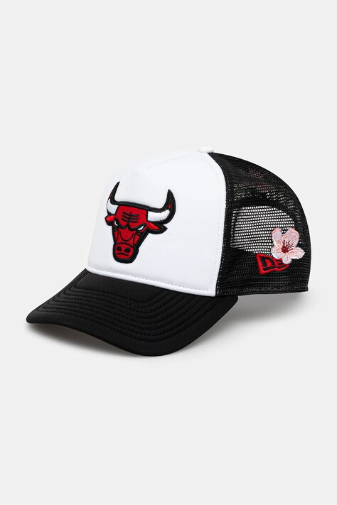 New Era czapka z daszkiem NBA Flower Trucker Bulls kolor czarny wzorzysta 60595281