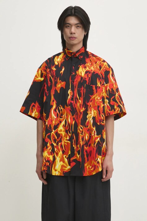 Bavlněná košile VETEMENTS Fire Shortsleeve černá barva, relaxed, s límečkem button-down, UA66SH430X