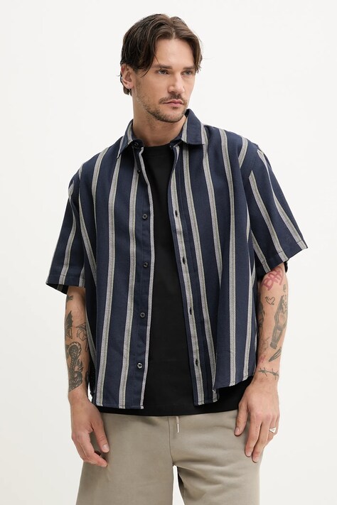 Košeľa HUGO pánska, tmavomodrá farba, voľný strih, s klasickým golierom, 50539341