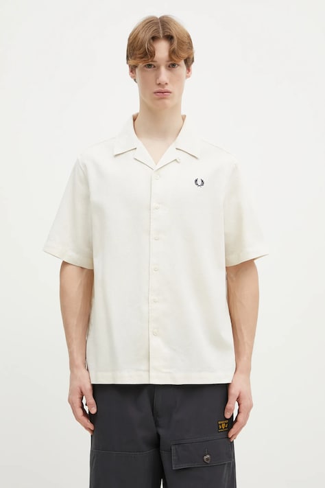 Памучна риза Fred Perry мъжка в бежово със стандартна кройка M7774.560