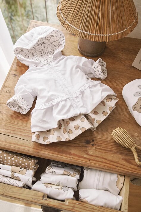 Двостороння дитяча куртка Mayoral Newborn колір білий 1479
