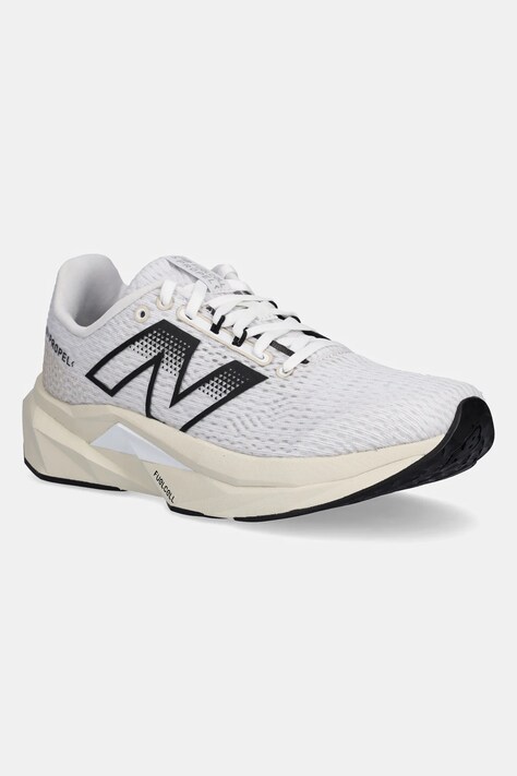 Běžecké boty New Balance FuelCell Propel v5 bílá barva, WFCPRCX5