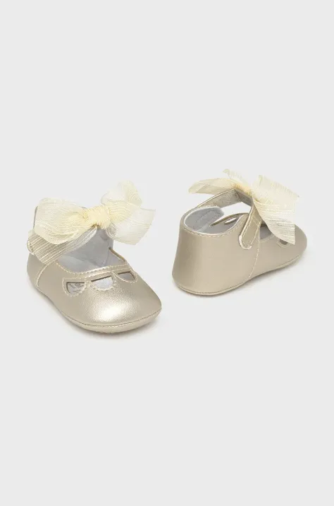 Mayoral Newborn pantofi pentru bebelusi culoarea auriu, 9900