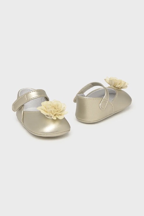Mayoral Newborn pantofi pentru bebelusi culoarea auriu, 9902