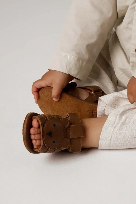 Бебешки кожени сандали Donsje Diedan Sandals Bear в кафяво 1039602