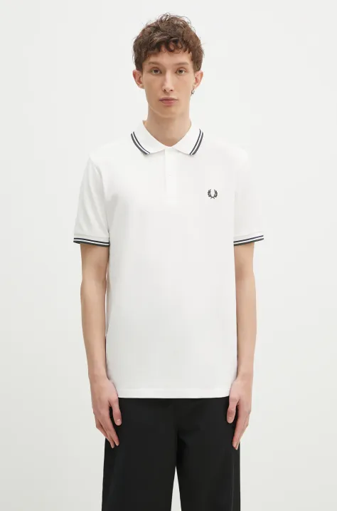 Памучна тениска с яка Fred Perry в бяло с апликация M3600.Y23