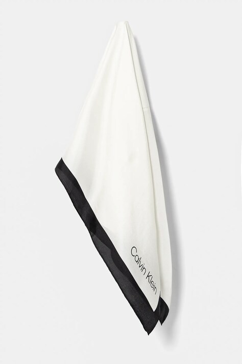 Копринено шалче Calvin Klein в бяло с десен K60K612978