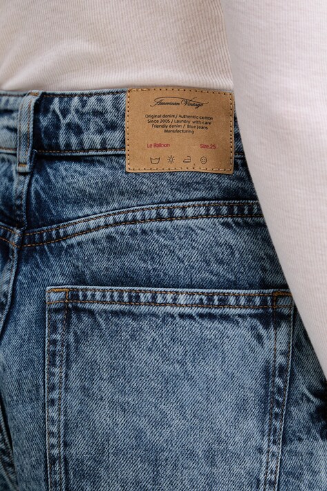 Джинси American Vintage — SS25-SJD11J, блакитний — фото 4