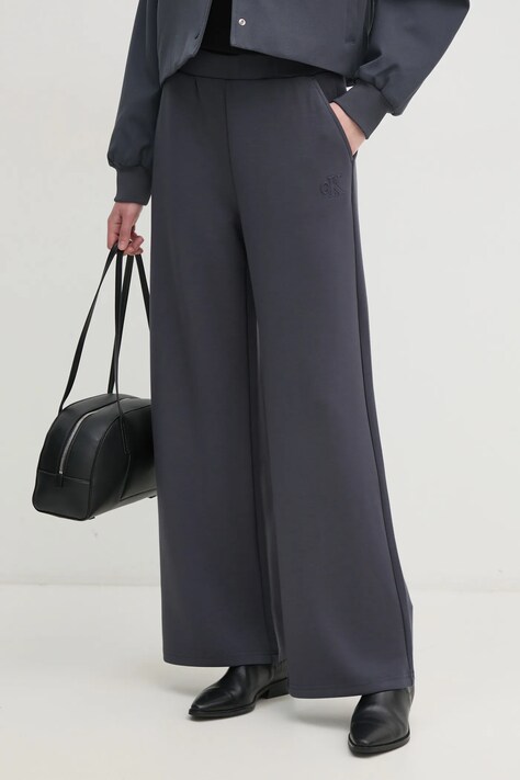 Панталон Calvin Klein Jeans в сиво с изчистен дизайн J20J225087