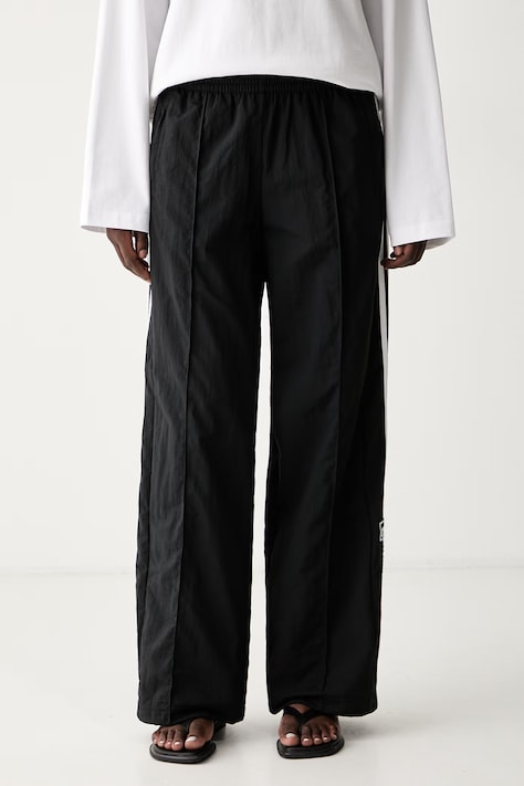 Spodnji del trenirke adidas Originals Adibreak črna barva, JD0857