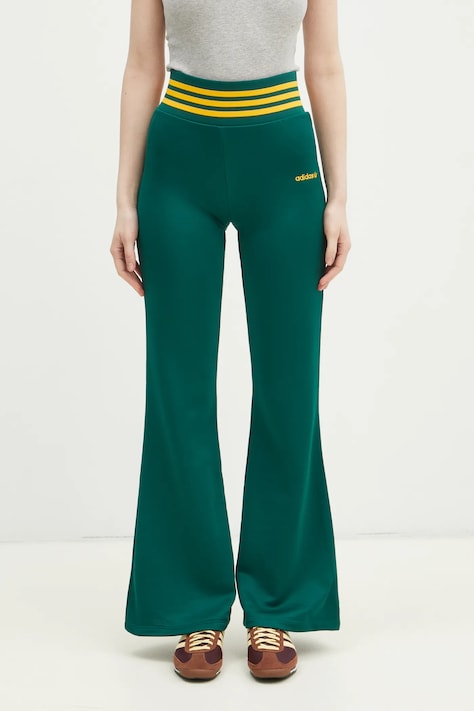 Tepláky adidas Originals FLARED PANTS dámske, zelená farba, s nášivkou, JC7689