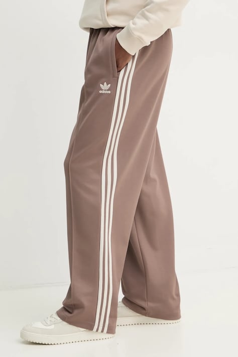 Tepláky adidas Originals Firebird hnědá barva, s aplikací, JP1067