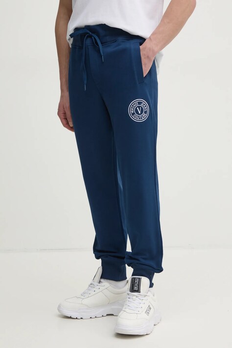 Versace Jeans Couture pantaloni de trening din bumbac barbati, culoarea albastru marin, cu imprimeu, 78GAAT00 CF01T