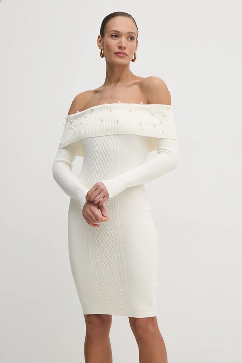 Рокля Guess AMBER в бежово къса с кройка по тялото W5RK0G Z2YJ2