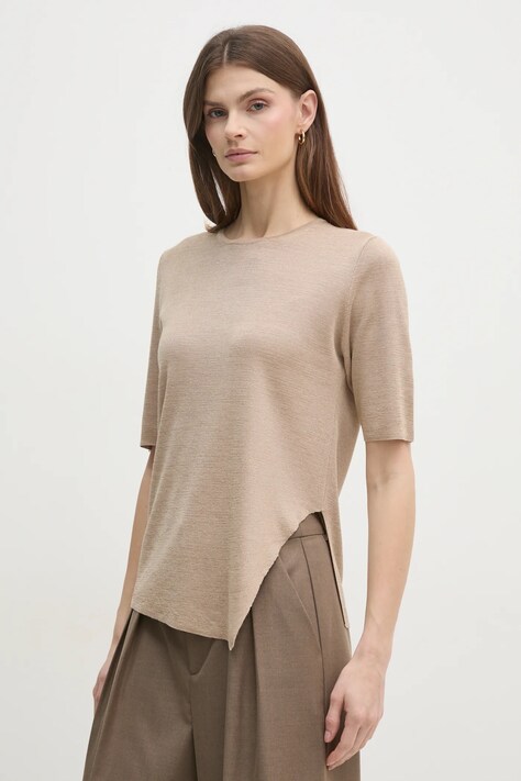 Блуза Sisley в бежово с изчистен дизайн 101VM105Z