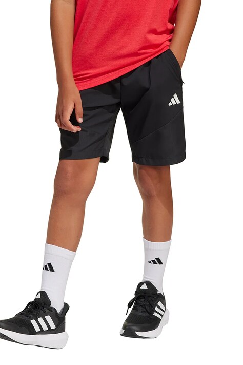 Къс панталон adidas в черно с регулируема талия JD0140