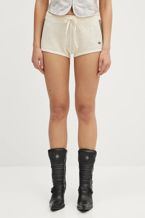 Къс панталон adidas Originals Crochet Shorts в бежово с апликация със стандартна талия JD1078