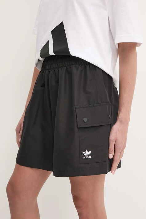 Къс панталон adidas Originals Essential в черно с изчистен дизайн с висока талия JD1514